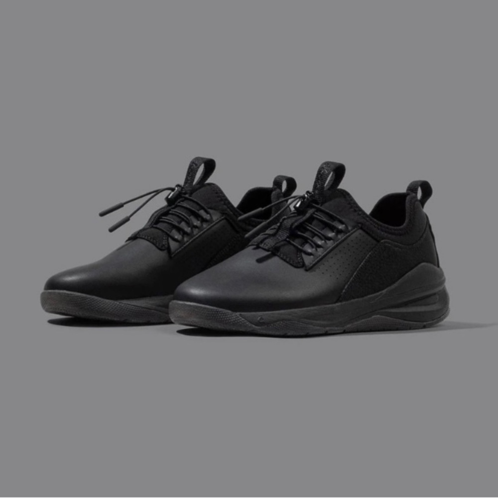 Clove All Black Nurse Shoes Women’s Size 9.5 Nursing Sneakers Fluid Resistant